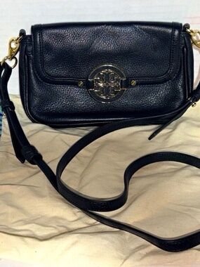 Tory Burch Amanda Black Pebbled Crossbody Bag Gold Hardware Logo